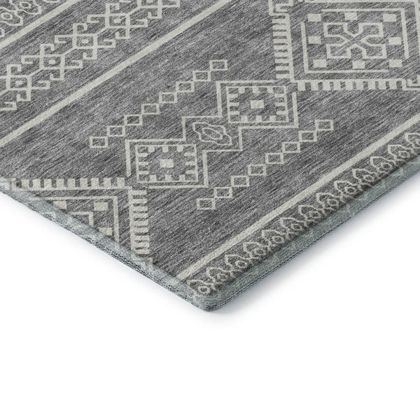 HomeRoots 5' X 8' Gray and Ivory Southwestern Area Rug - Washable, UV-Protected, Stain-Resistant, Kid-Friendly! 671626