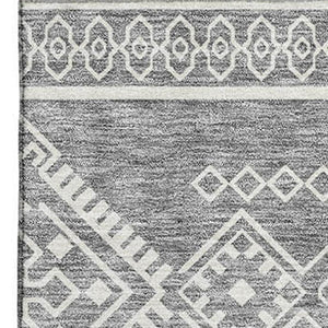 HomeRoots 5' X 8' Gray and Ivory Southwestern Area Rug - Washable, UV-Protected, Stain-Resistant, Kid-Friendly! 671626