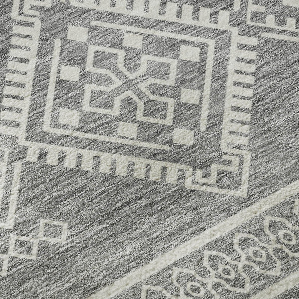 HomeRoots 8' Gray and Ivory Southwestern Round Rug - UV-Resistant, Durable, Easy-Care Design for Any Space 671627