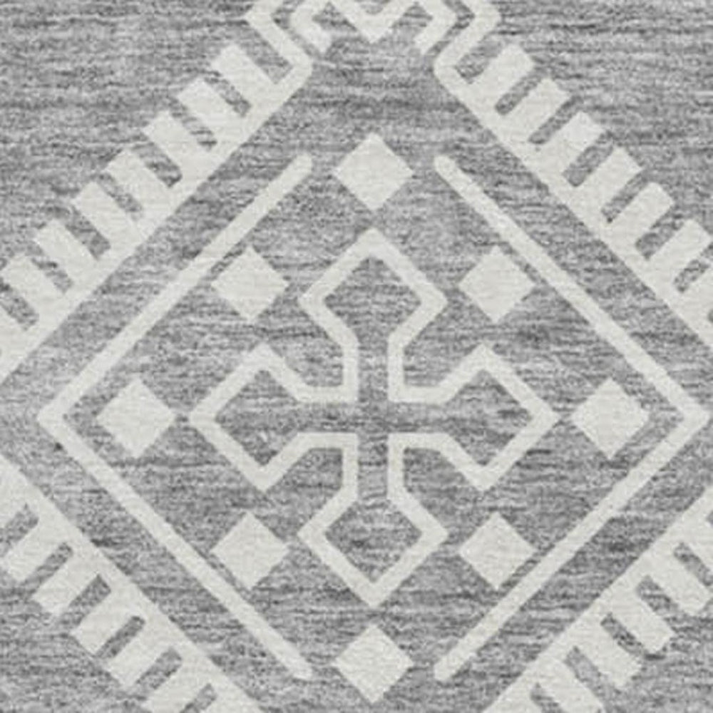 HomeRoots 8' Gray and Ivory Southwestern Round Rug - UV-Resistant, Durable, Easy-Care Design for Any Space 671627