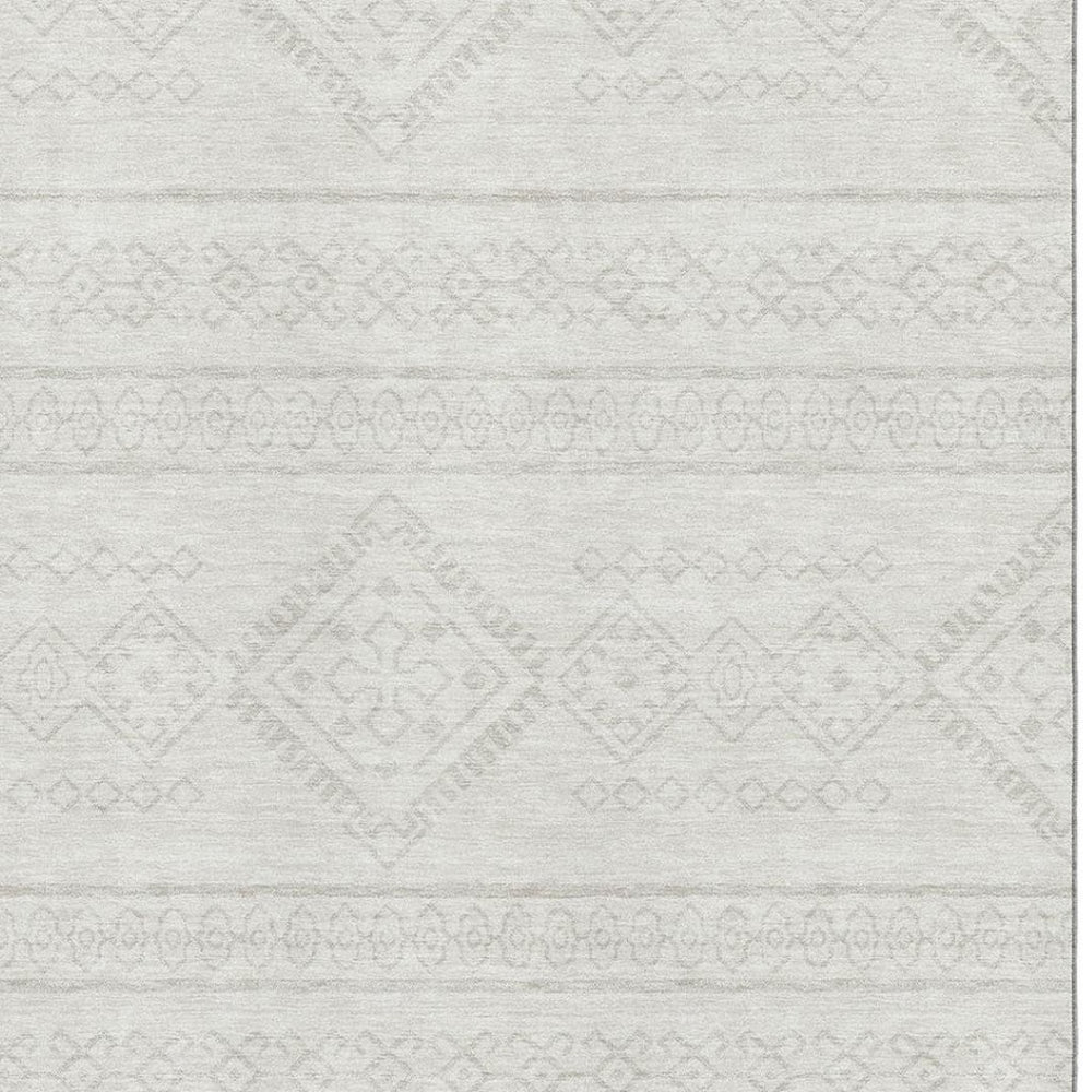 HomeRoots 5' X 8' Ivory And Beige Southwestern Area Rug - Stylish, Washable, UV Protected for Active Homes 671638