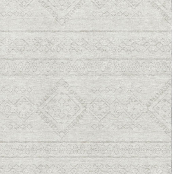 HomeRoots 5' X 8' Ivory And Beige Southwestern Area Rug - Stylish, Washable, UV Protected for Active Homes 671638