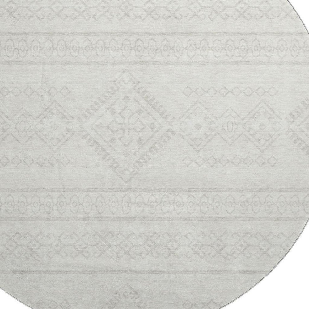 HomeRoots 8' Ivory and Beige Southwestern Round Rug - Washable, UV Protected, Durable, Ideal for High-Traffic Areas 671639
