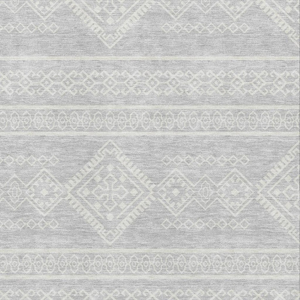 HomeRoots 5' X 8' Southwestern Area Rug in Silver and Ivory – Washable, UV Protected, Kid & Pet Friendly! 671668