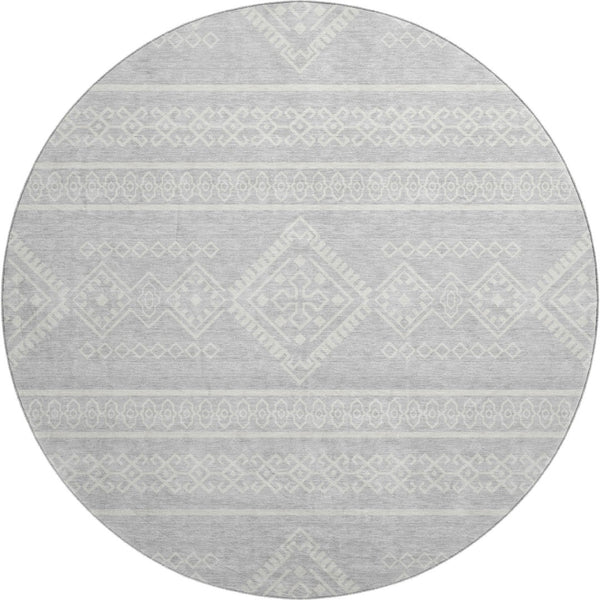 HomeRoots 8' Southwestern Round Rug in Silver & Ivory - Washable, UV Protected & Perfect for Busy Homes! 671669