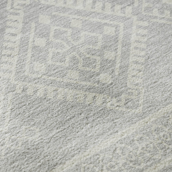 HomeRoots 8' Southwestern Round Rug in Silver & Ivory - Washable, UV Protected & Perfect for Busy Homes! 671669