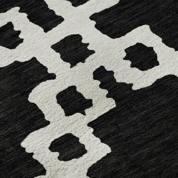 HomeRoots 8' Black and Ivory Abstract Geometric Round Rug – Washable, UV-Protected, Durable for High-Traffic Areas 671687