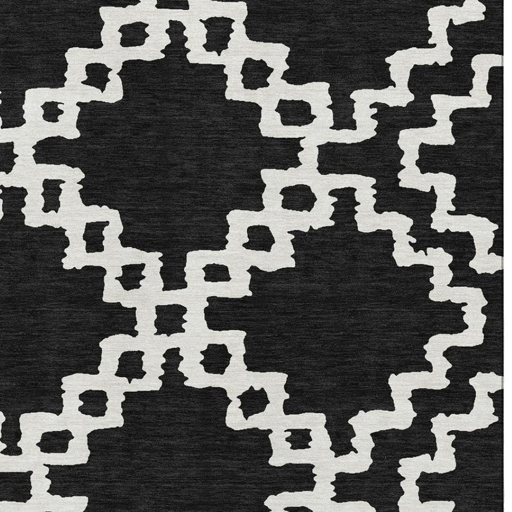 HomeRoots 8' X 10' Black And Ivory Abstract Geometric Washable Area Rug - Durable, UV-Protected & Stylish Design 671688