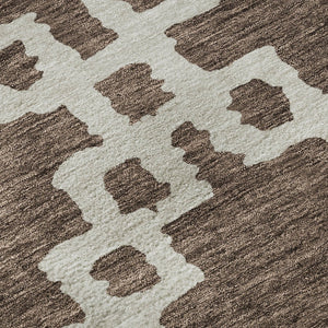 HomeRoots 8' Brown And Beige Abstract Geometric Round Rug - Washable, UV Protected, Stain-Resistant Design! 671705