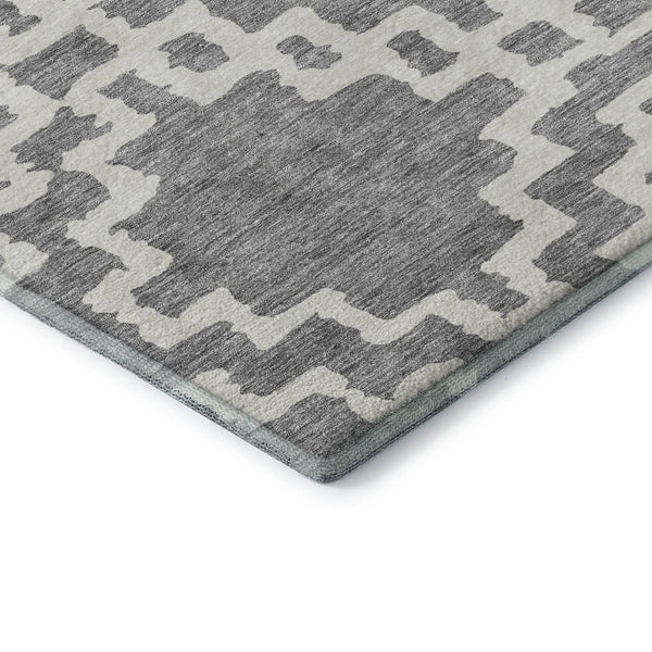 HomeRoots 8' Gray and Ivory Abstract Geometric Round Rug - Washable, UV Protected, Ideal for Busy Homes! 671717