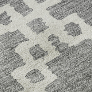 HomeRoots 8' Gray and Ivory Abstract Geometric Round Rug - Washable, UV Protected, Ideal for Busy Homes! 671717