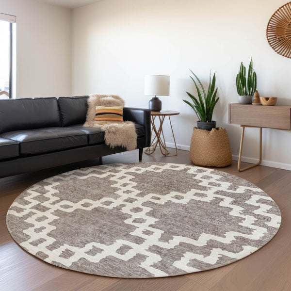 HomeRoots 8' Taupe and Ivory Abstract Geometric Round Rug – Washable, UV Protected, Ideal for High-Traffic Areas 671747