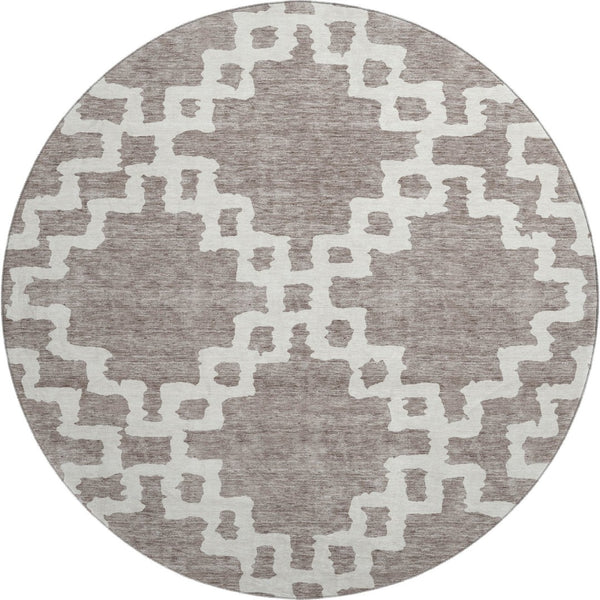 HomeRoots 8' Taupe and Ivory Abstract Geometric Round Rug – Washable, UV Protected, Ideal for High-Traffic Areas 671747
