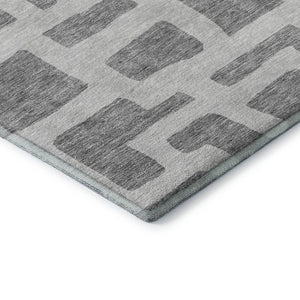 HomeRoots 8' Gray and Ivory Abstract Geometric Round Rug - Washable, UV Protected, Durable for Busy Homes! 671795