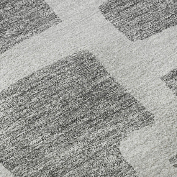HomeRoots 8' Gray and Ivory Abstract Geometric Round Rug - Washable, UV Protected, Durable for Busy Homes! 671795
