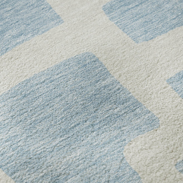 HomeRoots 8' Sky Blue & Ivory Abstract Geometric Round Rug - Washable, UV-Protected, Durable for Every Space! 671837