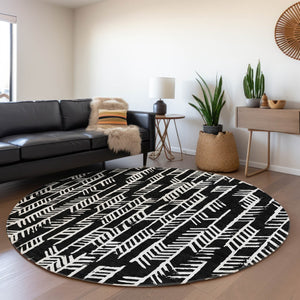 HomeRoots 8' Black And Ivory Tribal Round Rug - Washable, UV Protected, Stain Resistant for Active Homes 672023