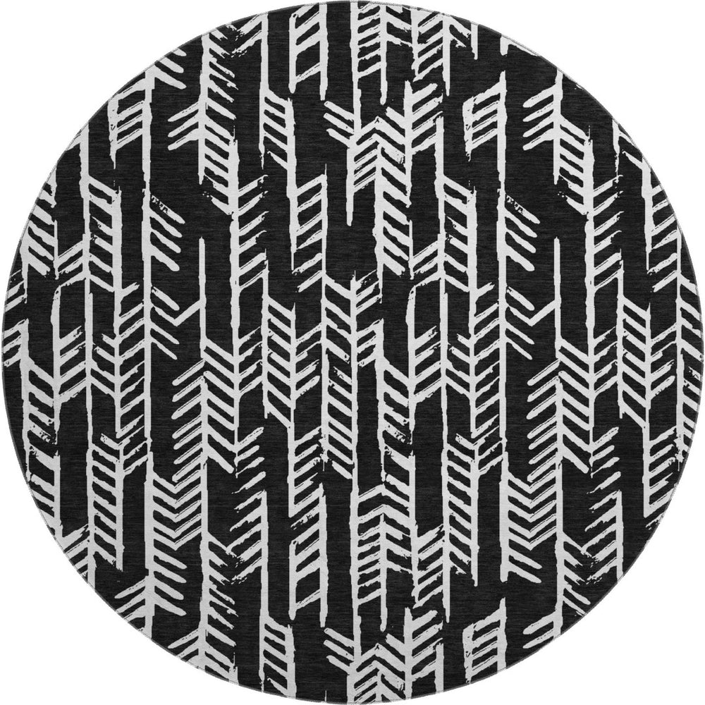 HomeRoots 8' Black And Ivory Tribal Round Rug - Washable, UV Protected, Stain Resistant for Active Homes 672023