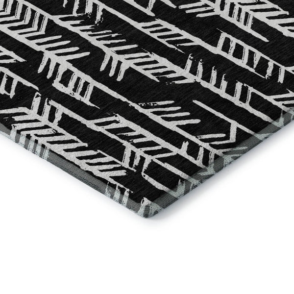 HomeRoots 8' X 10' Black And Ivory Tribal Area Rug – Durable, Washable & UV-Resistant for High-Traffic Spaces 672024