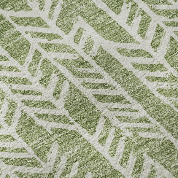 HomeRoots 8' Green and Ivory Tribal Round Rug - Washable, UV Protected, Soft Polyester for Stylish Spaces 672053