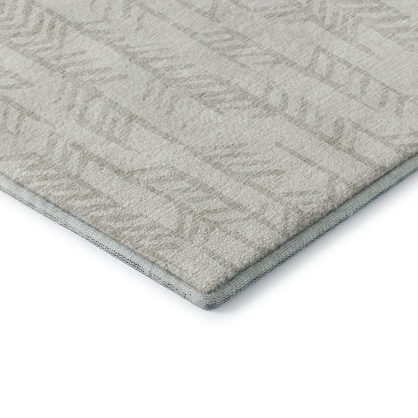 HomeRoots 8' Ivory and Beige Tribal Round Rug - Washable, Durable, UV Protected for High-Traffic Spaces 672059