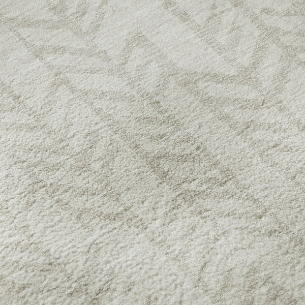 HomeRoots 8' Ivory and Beige Tribal Round Rug - Washable, Durable, UV Protected for High-Traffic Spaces 672059