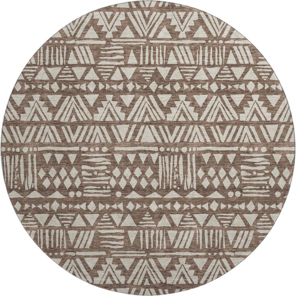 HomeRoots 8' Brown and Beige Southwestern Washable Round Rug - Durable, UV-Protected, Easy-Care Elegance 672101