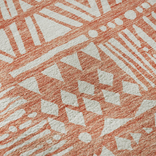 HomeRoots 8' Coral and Beige Southwestern Round Rug - Washable, UV-Protected, Stylish for Homes and Patios 672107