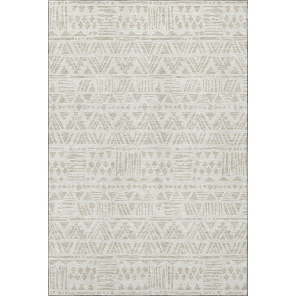 HomeRoots 5' X 8' Ivory And Beige Southwestern Area Rug - Washable, UV Resistant, Perfect for Family Spaces 672118