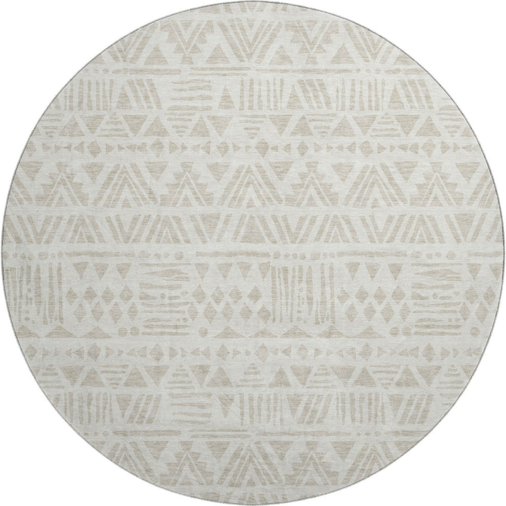 HomeRoots 8' Ivory and Beige Southwestern Washable Round Rug - Durable, Stain-Resistant, UV Protected Design 672119