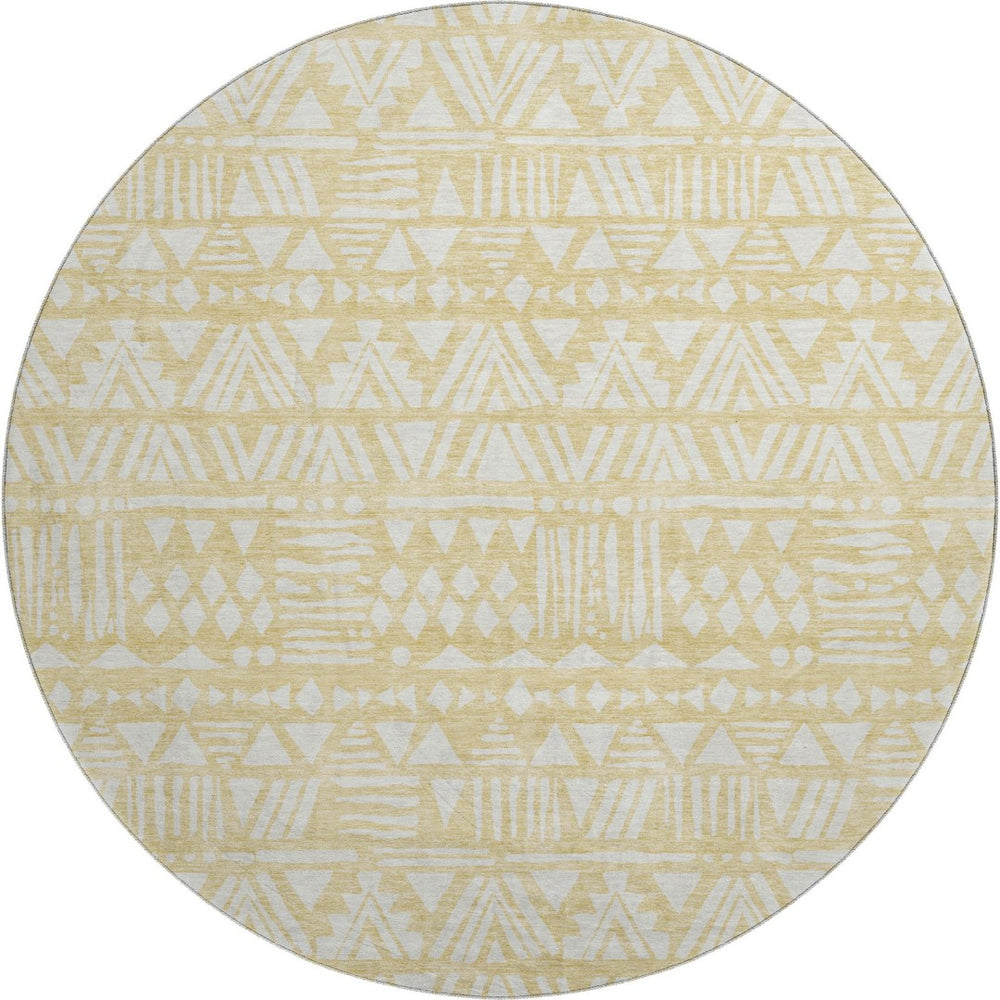 HomeRoots 8' Wheat And Ivory Southwestern Round Area Rug - Washable, UV Protected, Perfect for Family Spaces! 672149