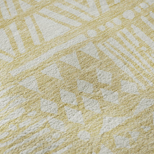 HomeRoots 8' Wheat And Ivory Southwestern Round Area Rug - Washable, UV Protected, Perfect for Family Spaces! 672149