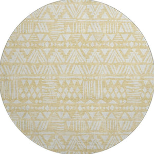 HomeRoots 8' Wheat And Ivory Southwestern Round Area Rug - Washable, UV Protected, Perfect for Family Spaces! 672149