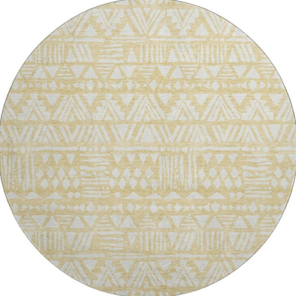 HomeRoots 8' Wheat And Ivory Southwestern Round Area Rug - Washable, UV Protected, Perfect for Family Spaces! 672149