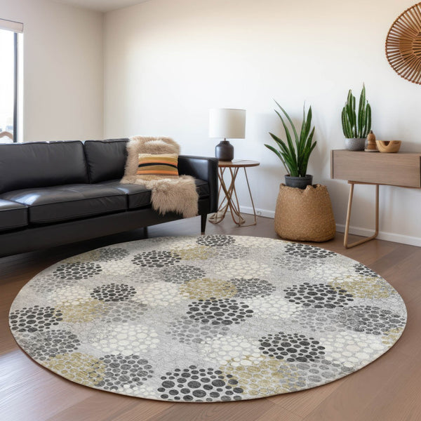 HomeRoots 8' Gray Ivory and Charcoal Polka Dot Washable Round Rug – Stylish, UV-Protected & Pet-Friendly! 672191