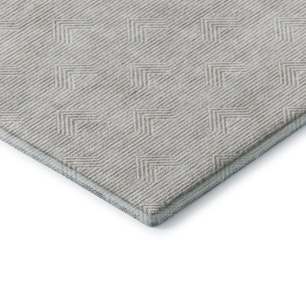 HomeRoots 8' Taupe and Ivory Abstract Geometric Round Rug – Washable, UV Protected, Perfect for Busy Homes! 672371