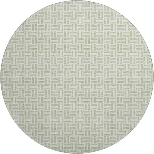 HomeRoots 8' Artichoke Green Geometric Round Rug - Washable, UV-Protected, Durable for High-Traffic Areas 672383