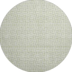 HomeRoots 8' Artichoke Green Geometric Round Rug - Washable, UV-Protected, Durable for High-Traffic Areas 672383