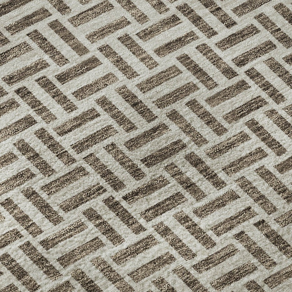 HomeRoots 8' Brown and Ivory Geometric Round Rug with UV Protection - Stylish, Washable, Durable, Easy-Care Design! 672395