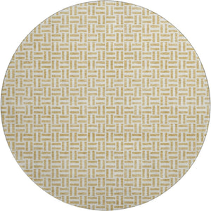 HomeRoots 8' Gold and Ivory Geometric Round Rug - Washable, UV Protected, Stain-Resistant for Stylish Spaces 672407