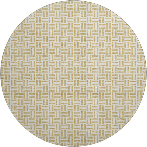 HomeRoots 8' Gold and Ivory Geometric Round Rug - Washable, UV Protected, Stain-Resistant for Stylish Spaces 672407