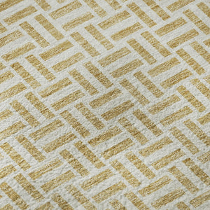 HomeRoots 8' Gold and Ivory Geometric Round Rug - Washable, UV Protected, Stain-Resistant for Stylish Spaces 672407