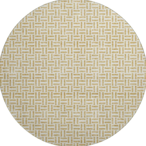HomeRoots 8' Gold and Ivory Geometric Round Rug - Washable, UV Protected, Stain-Resistant for Stylish Spaces 672407