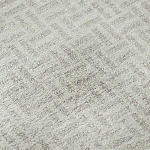 HomeRoots 8' Taupe and Ivory Geometric Washable Round Rug - UV Protected, Stain-Resistant, Ideal for High-Traffic Areas 672455