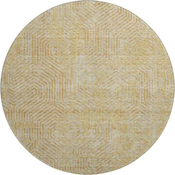 HomeRoots 8' Gold and Beige Geometric Washable Round Rug with UV Protection for High-Traffic Areas & Pets 672485