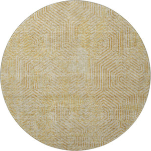 HomeRoots 8' Gold and Beige Geometric Washable Round Rug with UV Protection for High-Traffic Areas & Pets 672485