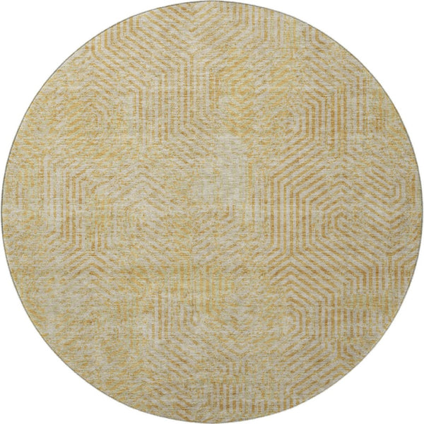 HomeRoots 8' Gold and Beige Geometric Washable Round Rug with UV Protection for High-Traffic Areas & Pets 672485