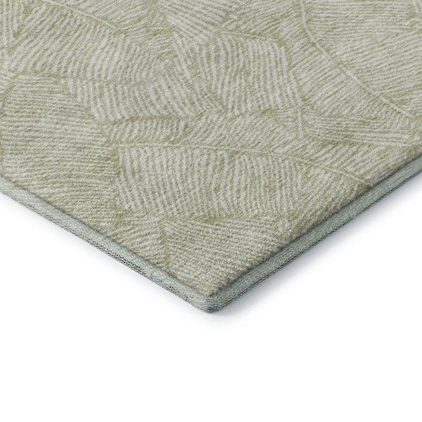 HomeRoots 8' Artichoke Green & Ivory Floral Round Rug - Washable, UV-Protected & Stain-Resistant for Versatile Style 672578