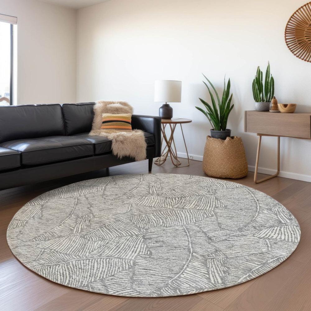 HomeRoots 8' Gray And Ivory Floral Round Rug – Washable, UV-Protected, Stylish & Durable for High-Traffic Homes 672602