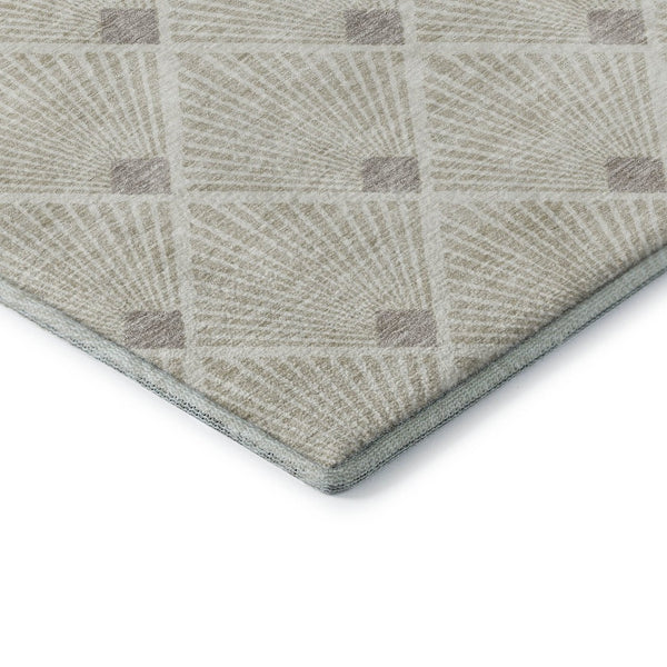 HomeRoots 8' Beige and Tan Abstract Geometric Round Rug - Washable, UV Protected, Stain Resistant & Soft 672656